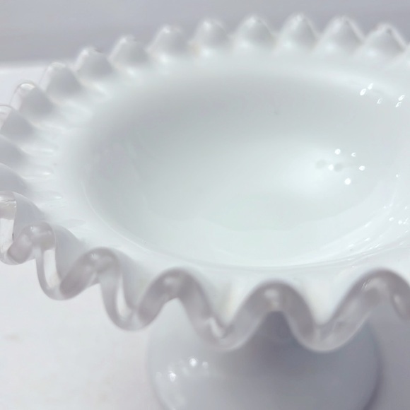 Vintage Fenton Silver Crest Footed Ruffle Candy Dish - Picture 3 of 7